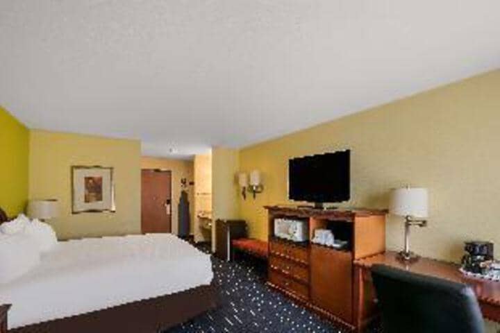 Suite 41 of 43