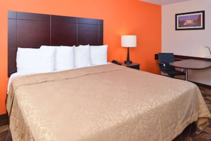 Room 40 of 99